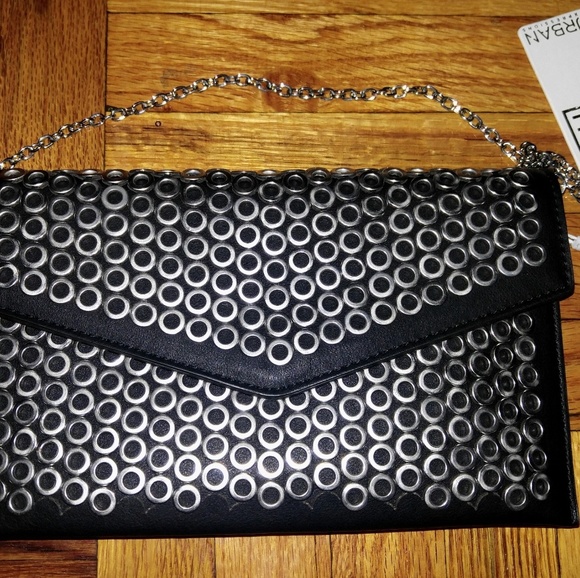 🎉🎊💝SALE💝🎊🎉 Urban Expression Ozzy Clutch - Picture 4 of 5
